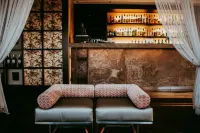 AX The Palace - bar