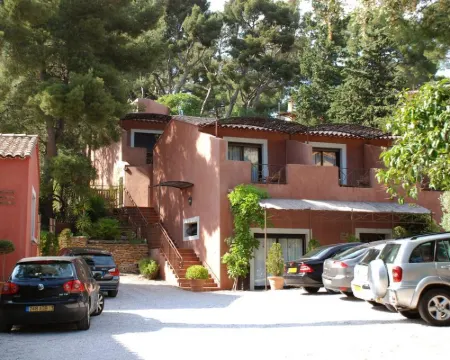 Hotel Spa Cassis – Heated Pool & Parking Hotels in Cassis