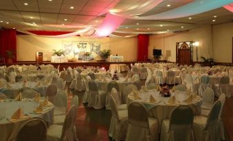 Almont Inland Resort