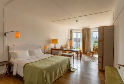 Louis Hotel