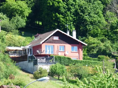 La Colline Aux Yeux Doubs Hotels in Baume-les-Dames