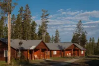 Headwaters Lodge & Cabins at Flagg Ranch