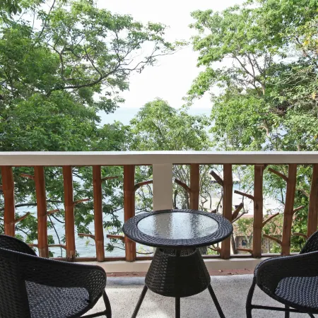 El Galleon Beach Resort