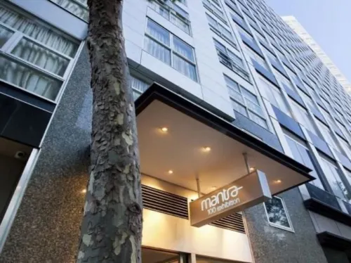 มันตรา100 เอ็กซิบิชั่น เมลเบิร์น