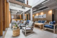 มีมี่แอนด์จิม โคลิฟวิ่ง สเปซ