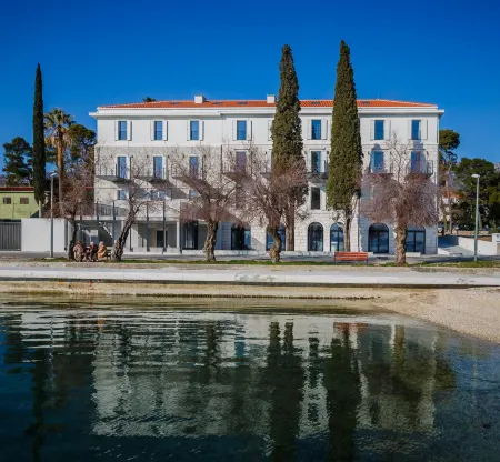 Hotel Štacija Отели в г. Opcina Kastela