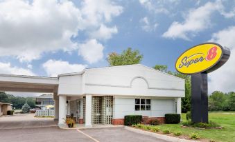 Super 8 by Wyndham Stevensville/St. Joseph