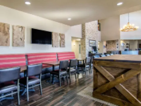 คอมฟอร์ตอินน์ เซนต์โรเบิร์ต / ฟอร์ตเลนนาร์ด วูด โรงแรมในSaint Robert