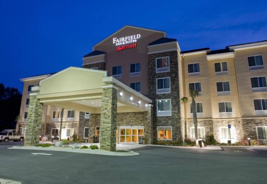 페어필드 인 & 스위트 커머스