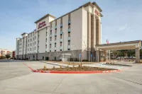 Hampton Inn & Suites Dallas - Central Expy / North Park Area