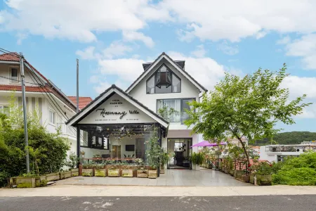 Harmony Villa Dalat Отели рядом с достопримечательностью «Озеро Сюан Хуан»