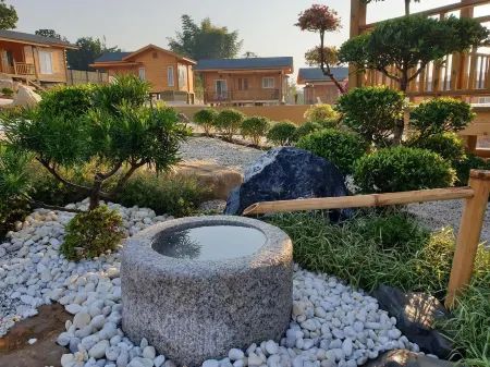 Soundless Resort Отели рядом с достопримечательностью «Baan 2 Nao at Khao Kho Wind Turbine»