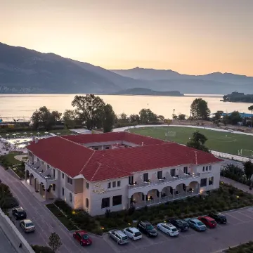 The Lake Hotel