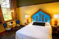 McMenamins Anderson School Hotels in Kenmore