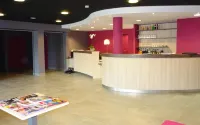 Brit Hotel Vannes - Theix Golfe du Morbihan فنادق في Ambon