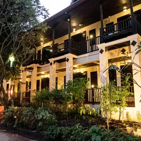 B2 Suthep Night Market Premier Resort Отели рядом с достопримечательностью «Ват Пратхат Дой Сутхеп»