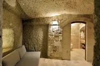 Evanthia Cave Suites فنادق في Sivritas Mahallesi