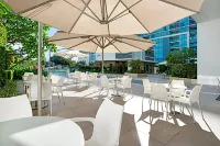 ULTIQA Freshwater Point Resort Broadbeach - 4-Star