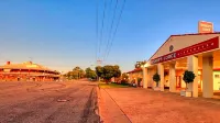 Bishops Lodge Narrandera Hotels in Narrandera
