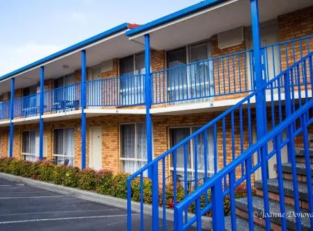 Blue Whale Motor Inn & Apartments