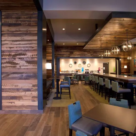 Hampton Inn & Suites St. Paul Downtown