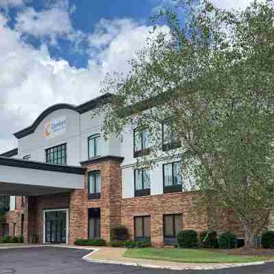 Comfort Inn & Suites Columbus North Hotel Exterior