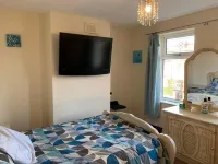 Busy Bee - Guest House - Self Service Hotels in Leigh