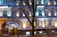 Continental Hotel Hotel dekat Primorsky Boulevard
