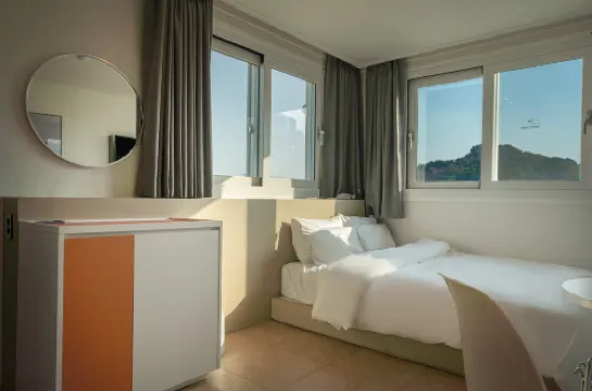 Anook Air Icheon Seolbong Lake