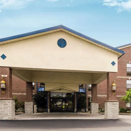 Quality Suites Jeffersonville - Louisville North