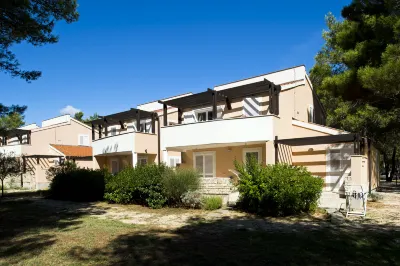 Zaton Holiday Resort 4 Star Apartments Hotel a 
