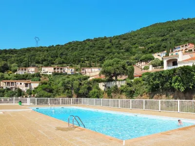 Le Clos des Sept Palmiers Hotels near Point de vue, col du Rayol Canadel