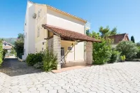 Apartments Meridiana 2 Hotels in Gradac