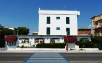 Baron Beach Hotel Hotels in der Nähe von Scogliera di Scauri
