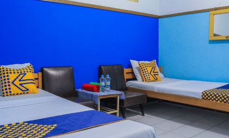 OYO Life 1708 Hotel Budi Famili 1 Syariah - Housity