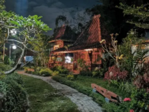 Ndalem Hapsari Hoteles en Pakem