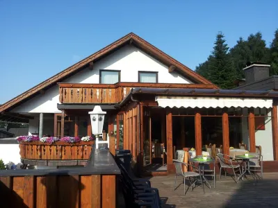 Pension "Dorfkrug" Hotels in Liesen