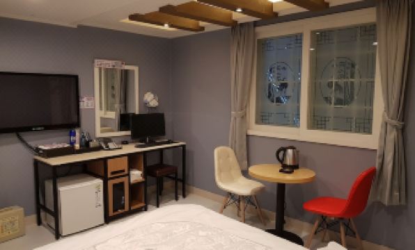 3. 하이트호텔..