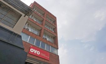 OYO Flagship 16862 Dua Continental Sadar