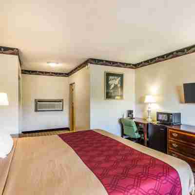 Econo Lodge Macon GA Rooms