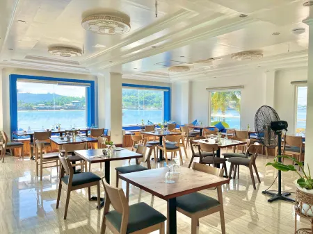 Santiago Cove Hotel and Restaurant