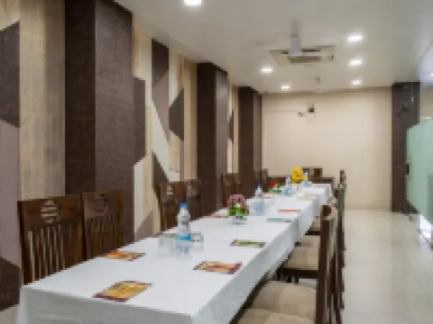 Manas Continental Hotels in Gorakhpur