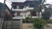 Resident View Homestay Отели в г. 