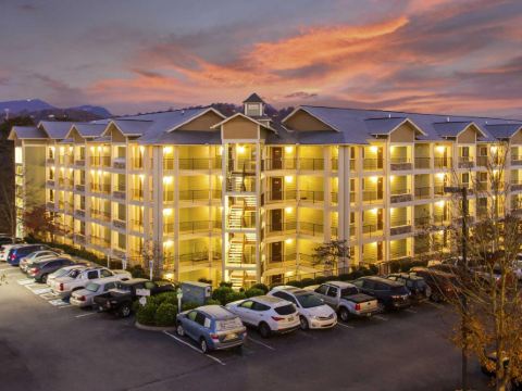 Bear Mount Inn & Suites