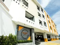 The Circle Hotel - parking