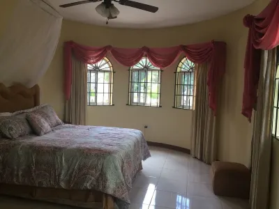 Mountain Top Villa فنادق في 
