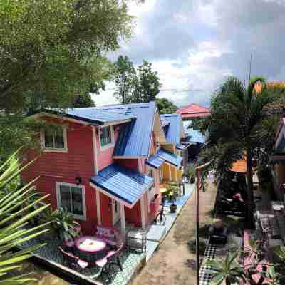 บัวชมพู วิว รีสอร์ท ไทกุง เกาะสีชัง Hotel Exterior