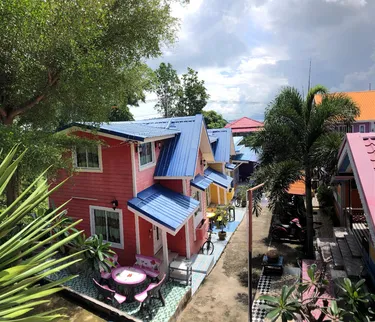รูปภาพของบัวชมพู วิว รีสอร์ท ไทกุง เกาะสีชัง