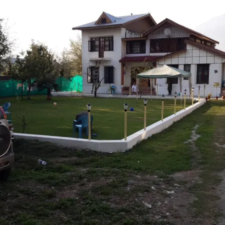 Rose Bowl Guest House Homestay