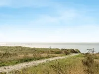 "Hattie" - 100m from the Sea
